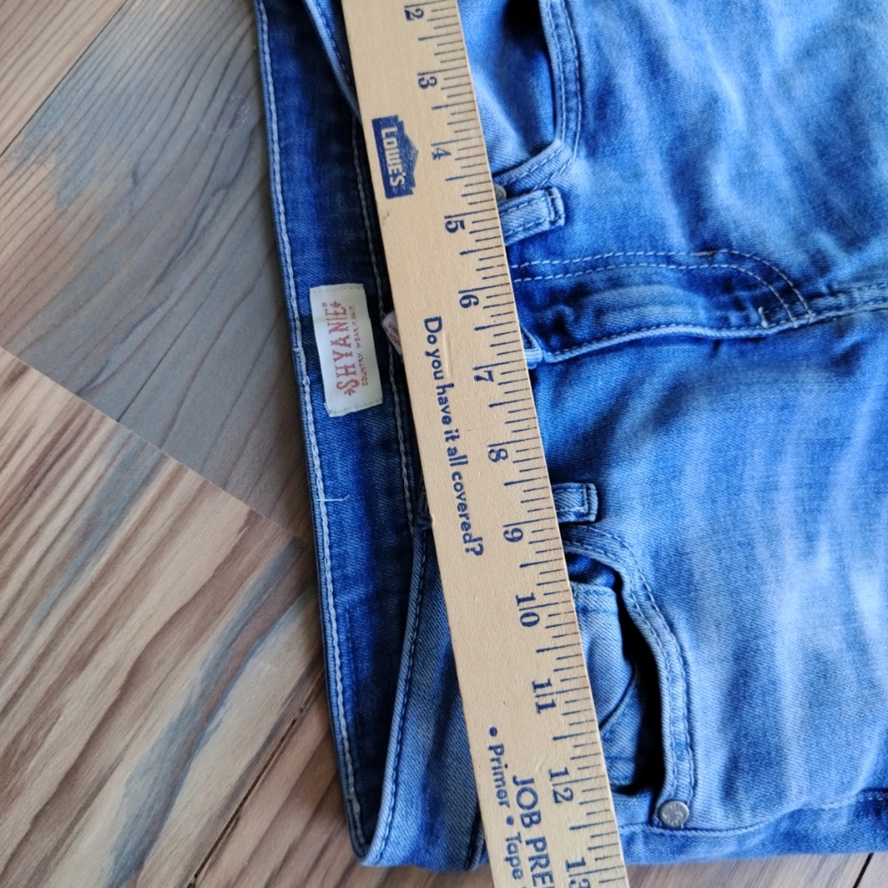 Shyanne Super Flare Women's Jeans feature a distressed knee design - Picture 10 of 12